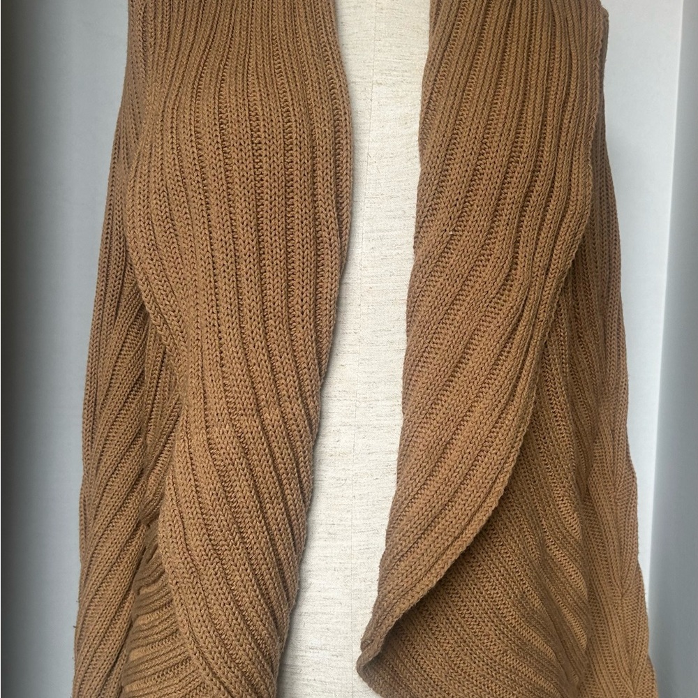 Liz Claiborne Camel sweater